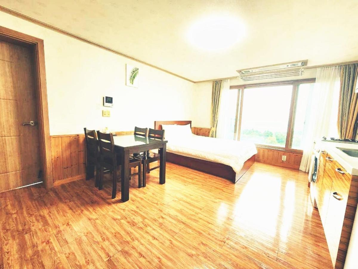 Jungmun Haesung Parktel Villa Seogwipo Eksteriør bilde